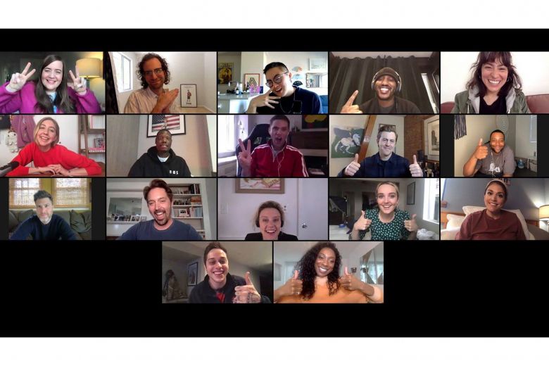 Cast SNL dalam opening credit season 45 episode 16 bertemakan video conference